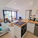 La Capte T2, A 2min De La Mer, Terrasse-wifi-parking Gratuit Appartement Hyères