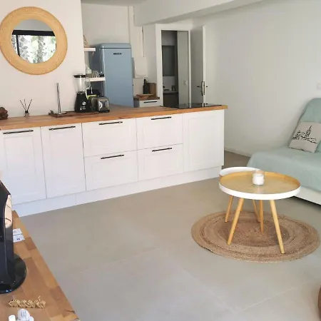 Apartmán La Capte T2, A 2min De La Mer, Terrasse-wifi-parking Gratuit Hyères