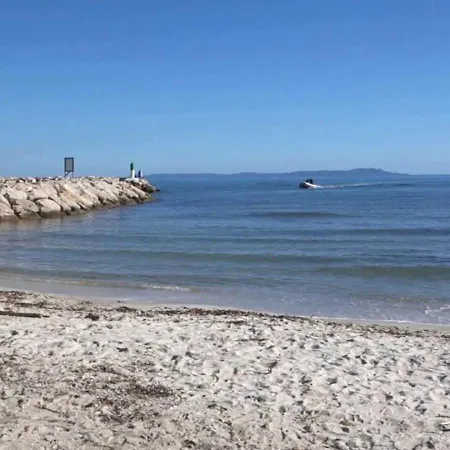 La Capte T2, A 2min De La Mer, Terrasse-wifi-parking Gratuit Appartement *